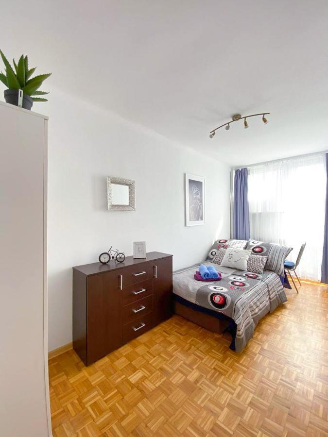 Room №3 Grzybowska 5 The Very Center Of 바르샤바 외부 사진